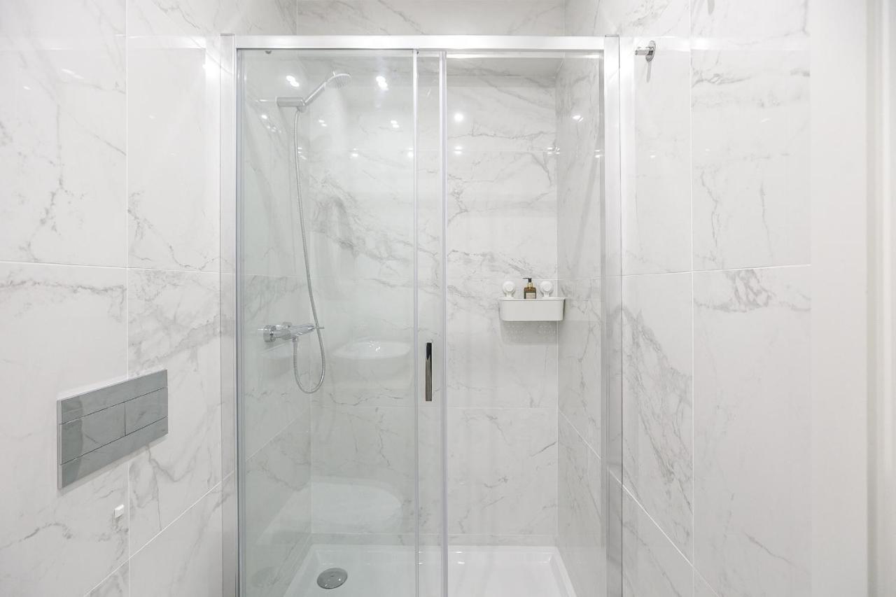 Lovelystay - Downtown Studio With Pool, Ac And Balcony 波尔图 外观 照片
