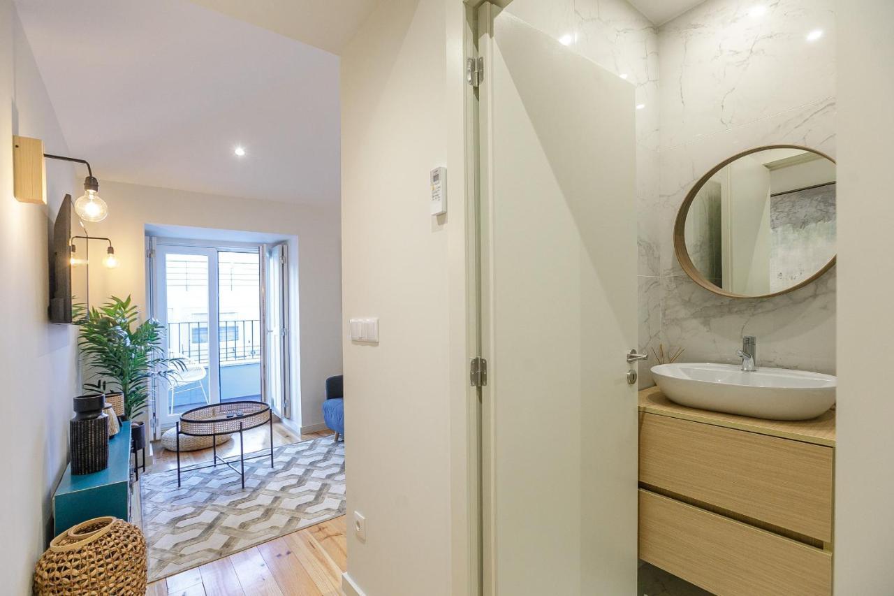 Lovelystay - Downtown Studio With Pool, Ac And Balcony 波尔图 外观 照片